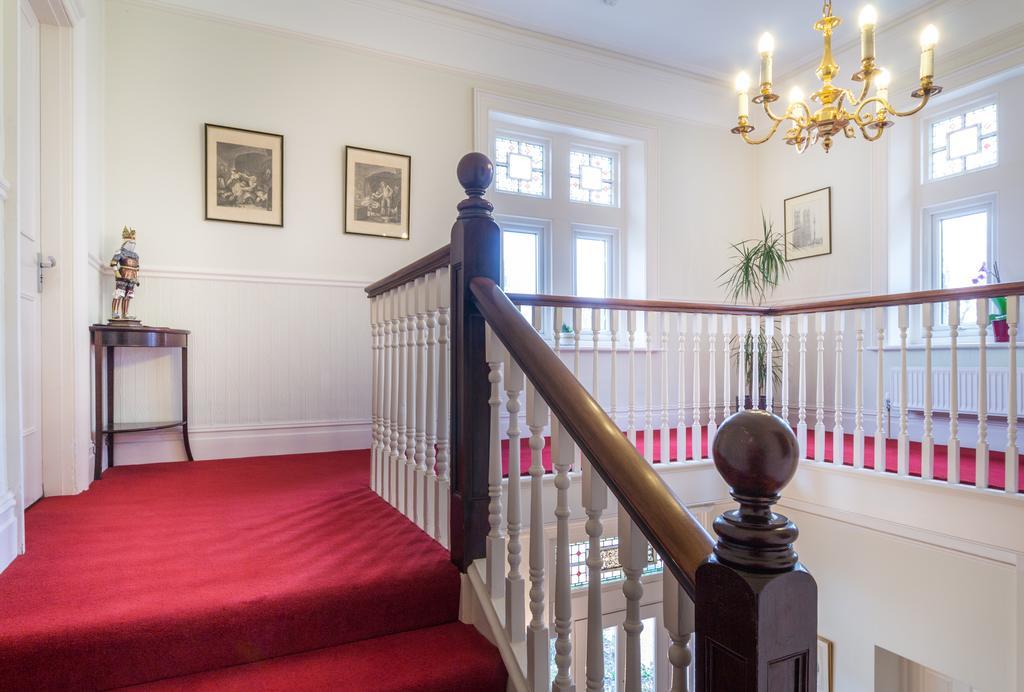 Villiers Lodge Surbiton Kültér fotó