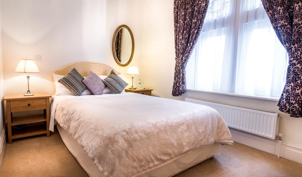 Villiers Lodge Surbiton Kültér fotó